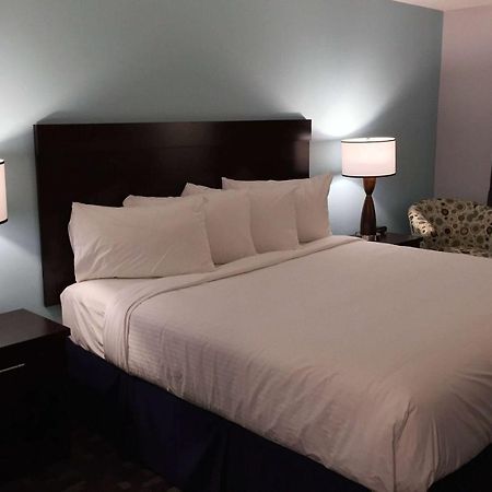 Travelodge By Wyndham Rosetown Extérieur photo