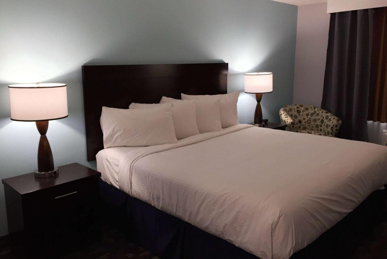 Travelodge By Wyndham Rosetown Extérieur photo