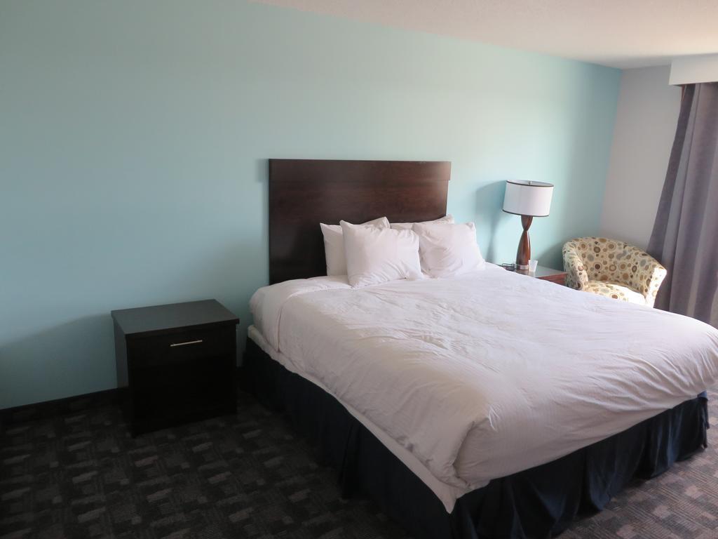 Travelodge By Wyndham Rosetown Extérieur photo